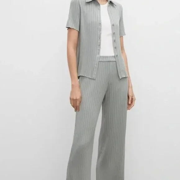 Club Monaco Wide Rib Pants and Matching Ribbed Cardi - Picture 2 of 6